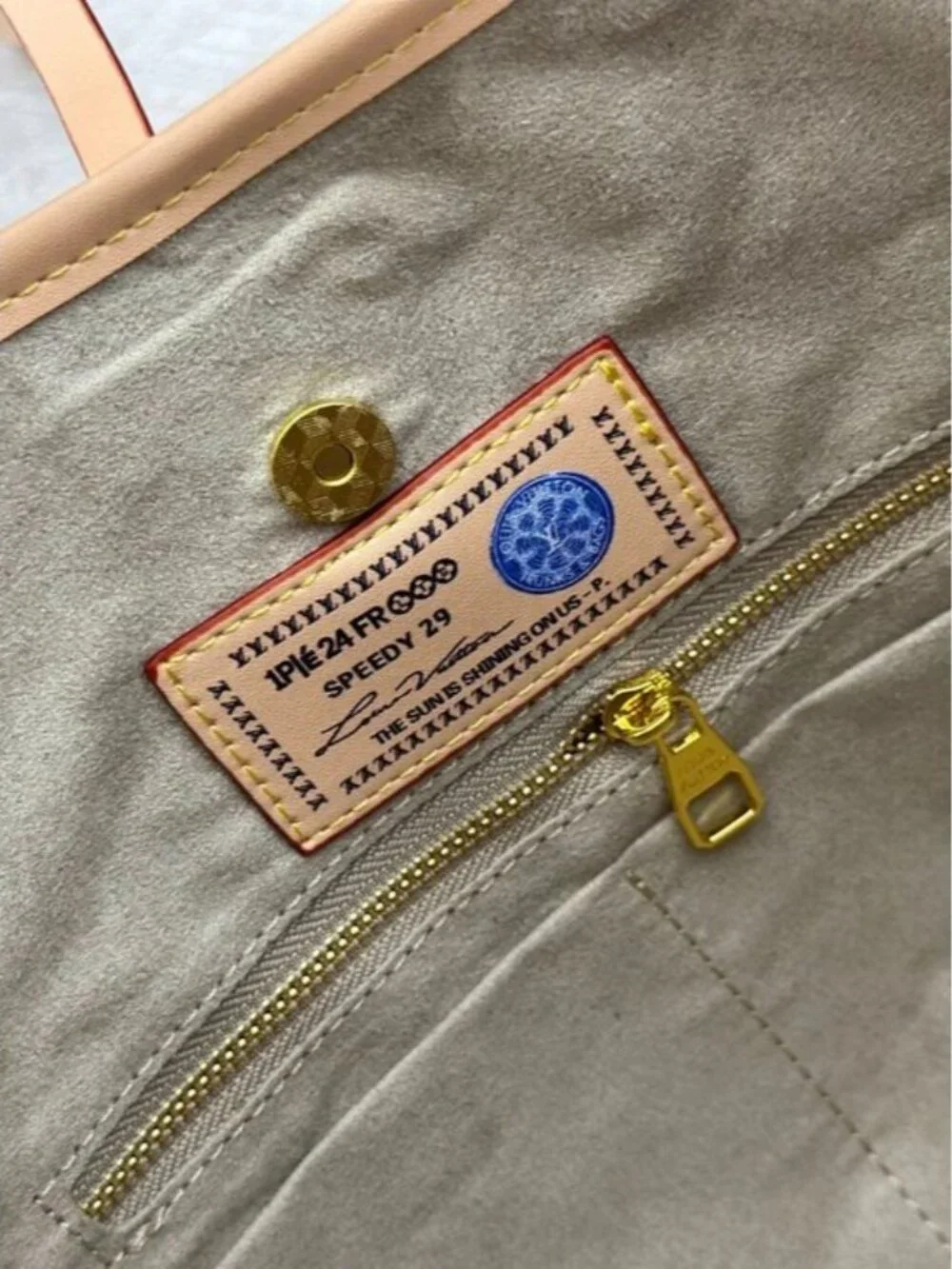 NWT - Louis Vuitton Authentic Bags - Picture 9 of 9